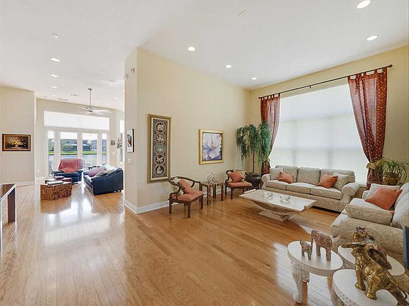 3rd image of 11469 SW Kingslake Cir