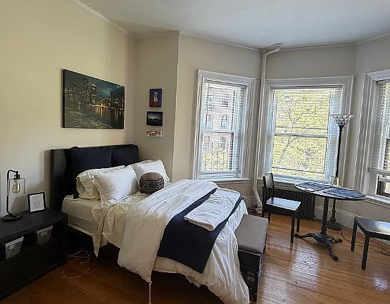 3rd image of 247 Beacon St Unit 3F