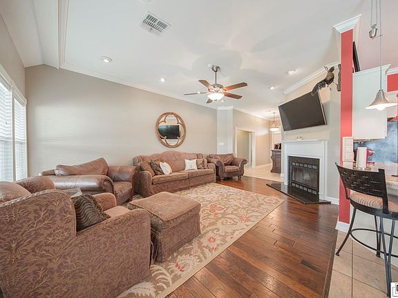 3rd image of 107 Wolf Lair Dr