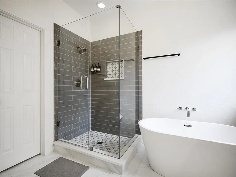 416 Rembert Ct — Photo 32