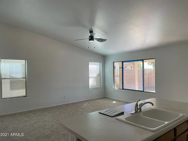 15969 W Madison St — Photo 4