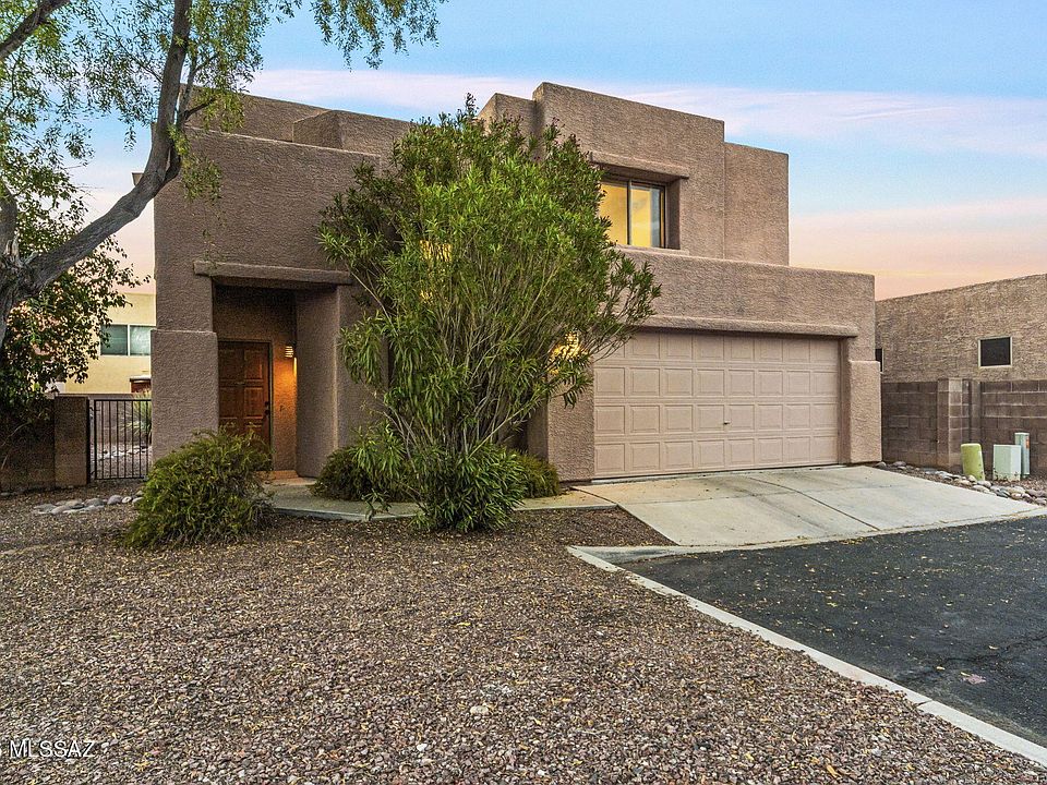 1st image of 2975 N Cardell Cir