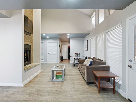 3rd image of 4901 McWillie Cir #B683fd00e