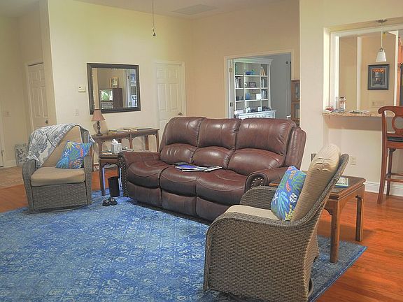 4th image of 1523 Chapin Ct