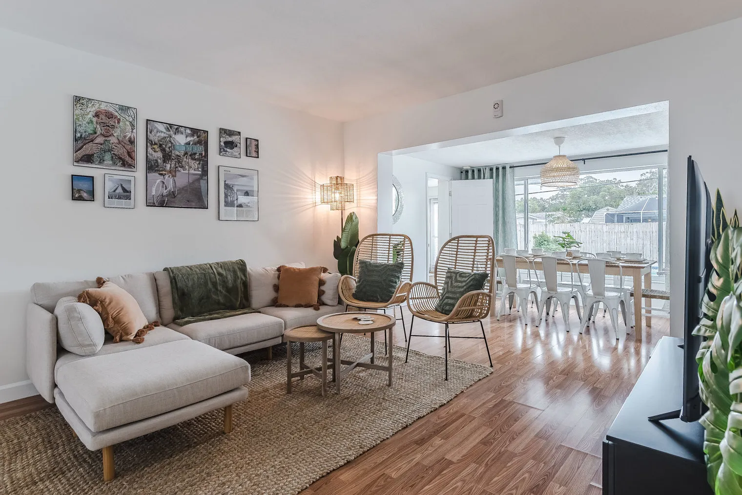 3 bed, 2.0 bath, 1356 sqft, $4,907 — Photo 3