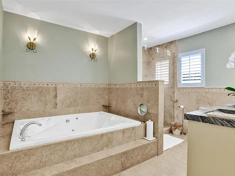 1534 Palancia Ave — Photo 33