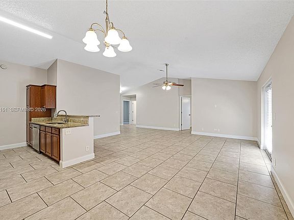 4th image of 1332 Waterway Cove Dr