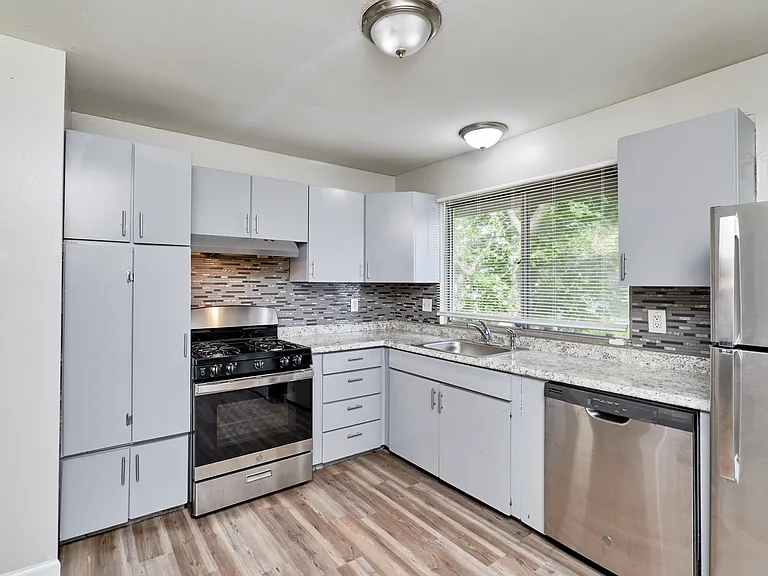 1495 Tremont Dr — Photo 14