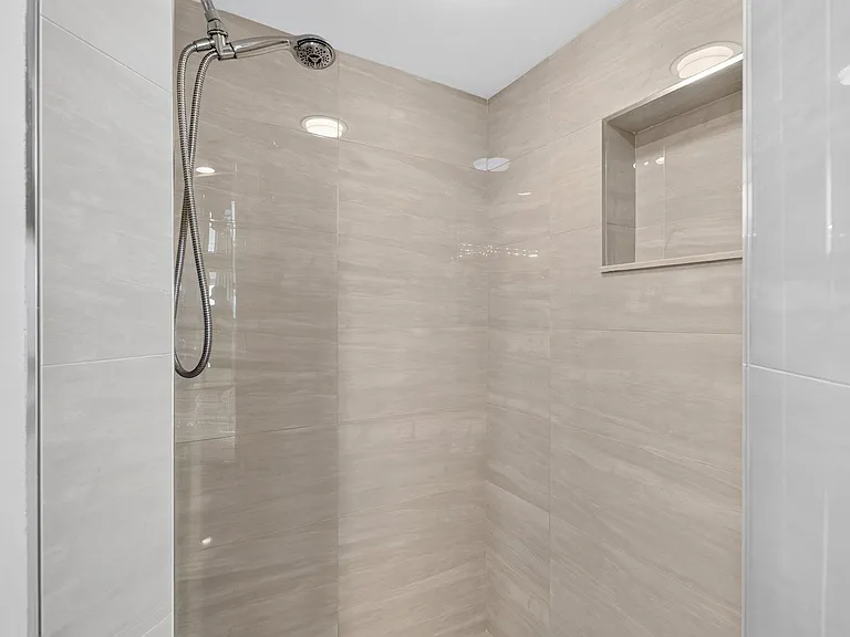 300 SE 5th Ave #6160 — Photo 46