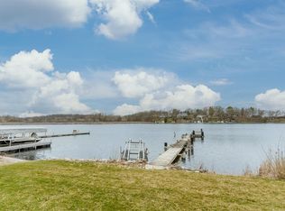 W290N7915 Park Dr, Hartland, WI 53029