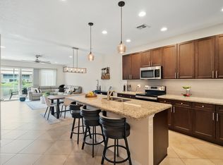 524 SW Glen Crest Way, Stuart, FL 34997