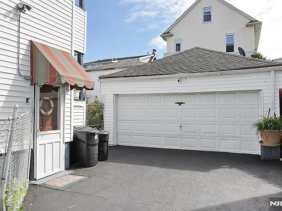 3rd image of 459-463 28th Street