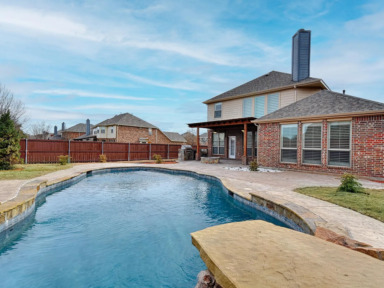 6 bed, 3748 sqft, $4,100 — Photo 1