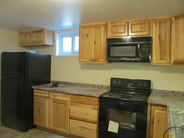 1630 Moore Ave — Photo 3