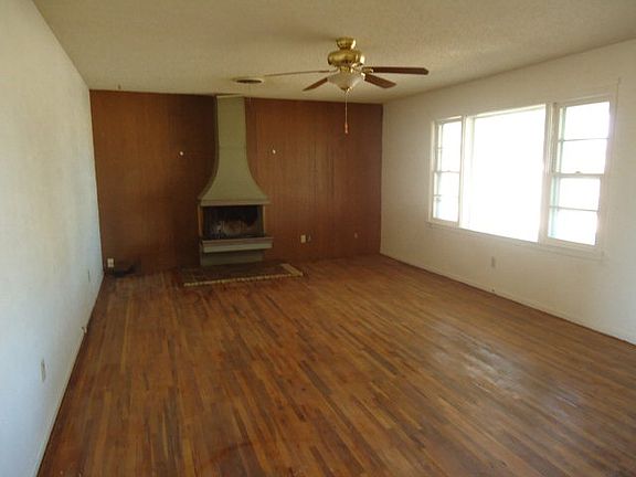 4th image of 1704 Lee St
