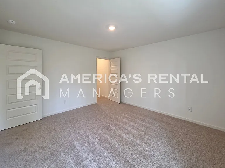 605 Acorn Ct — Photo 40