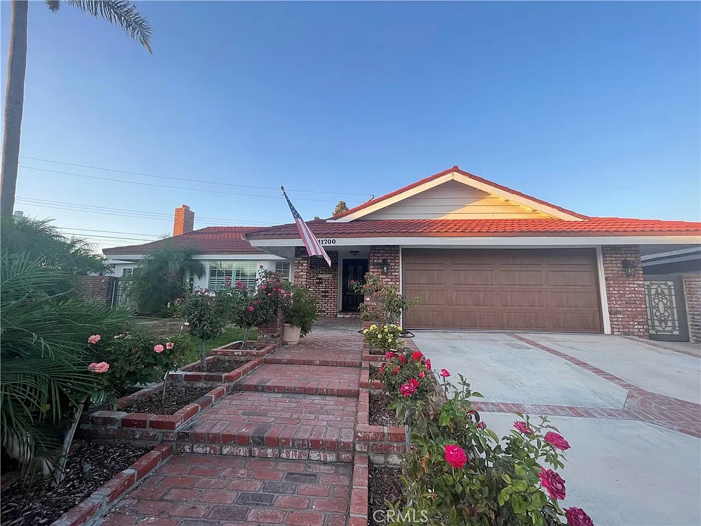 3 bed, 1536 sqft, $5,000 — Photo 2