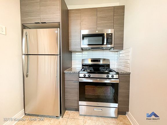 3rd image of 3319-21 N Karlov Ave #3321-3W