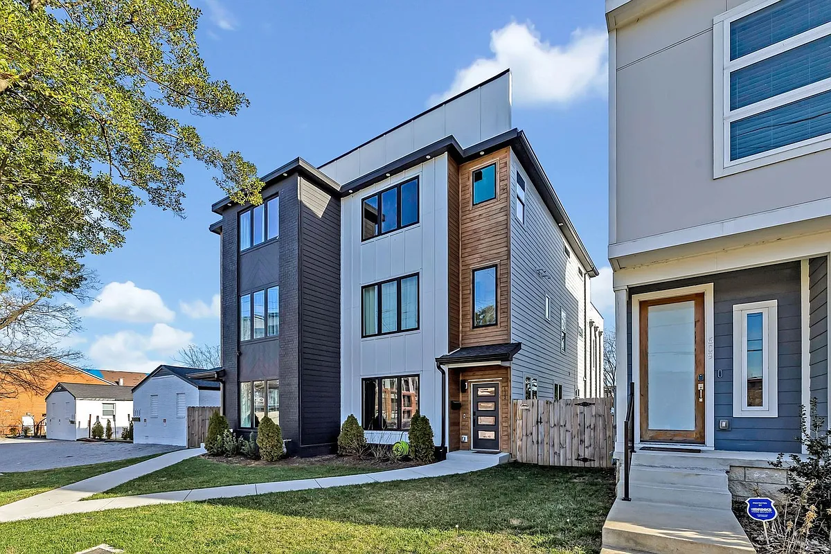 Building Photo - 611 21st Ave N