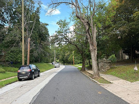 4th image of 7303 Sharpless Rd