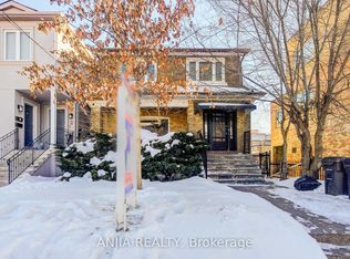 7 Linnsmore Cres, Toronto, ON M4J4J5