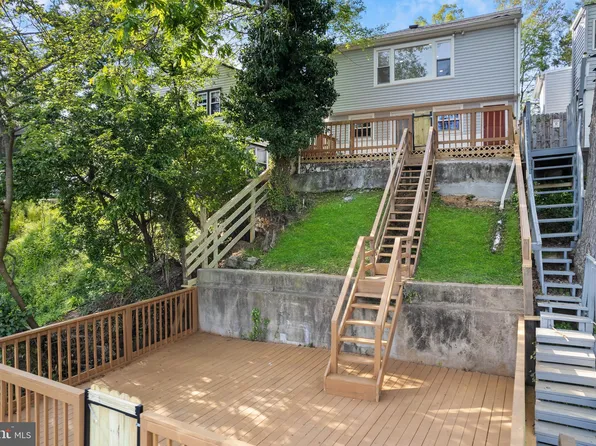 4 Hickman Dr, Hamilton, NJ 08610