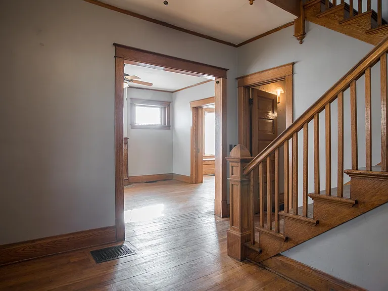4228 Greenwood Pl — Photo 5