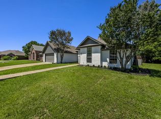 116 Princeton Cir, Forney, TX 75126
