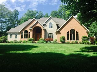 4352 Appaloosa Ct, Erie, PA 16506