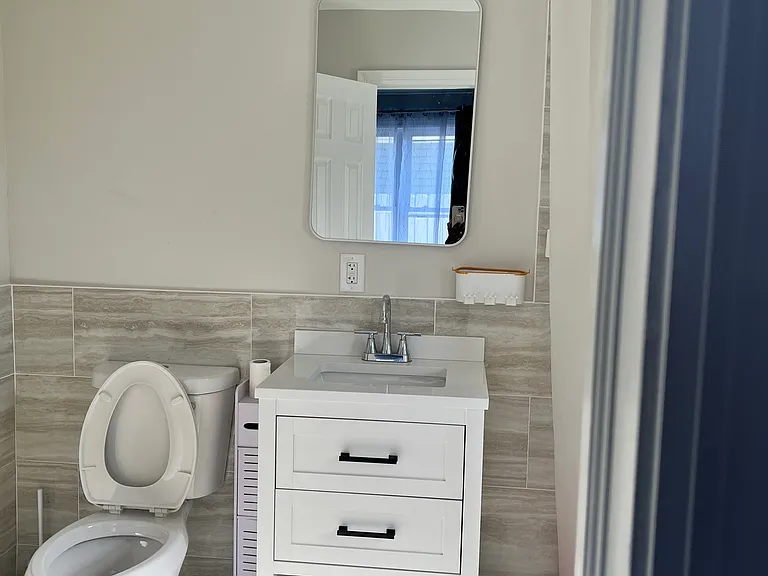 Bathroom (attached)