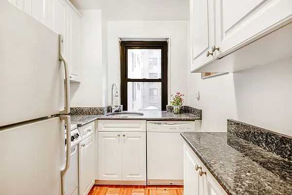 Sold by Compass | media 13