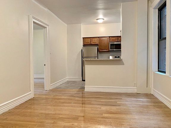 2nd image of 623 W 207th St APT 18
