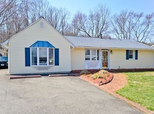 3709 Elmwood Dr, Alexandria, VA 22303