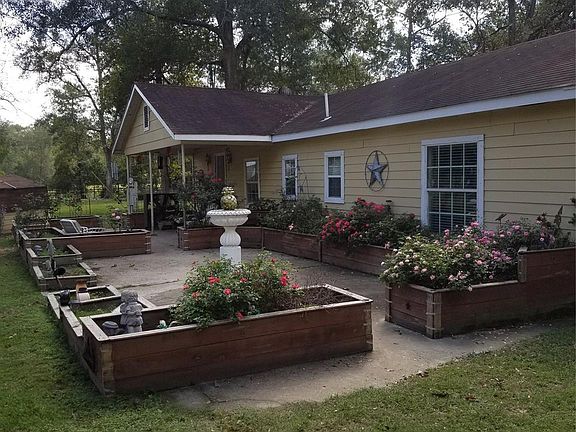 3rd image of 16690 Crockett Forest Dr