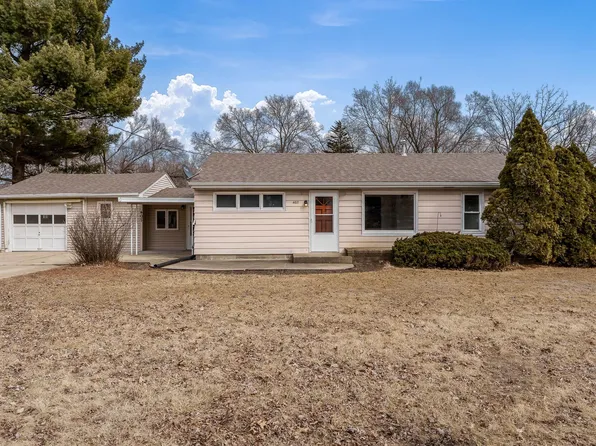 407 Collins Dr, South Beloit, IL 61080