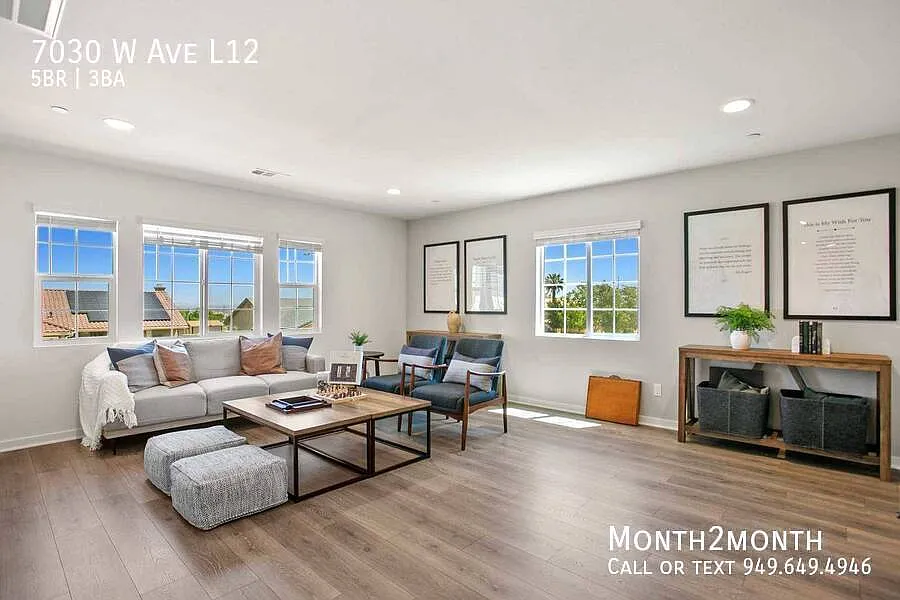 Spacious Castle on Ave L12 — Photo 3
