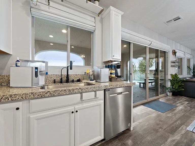 428 Vigo Port St — Photo 24