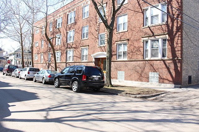 1st image of 6144 N Lakewood Ave #2