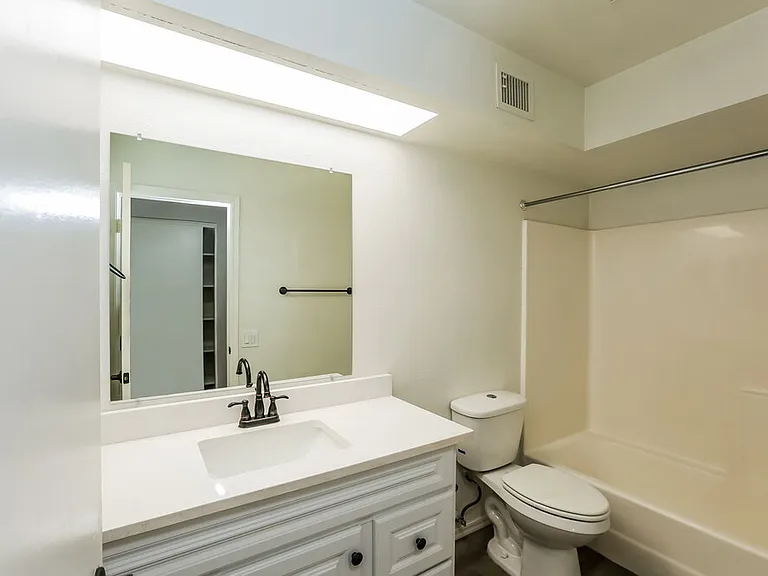 6933 W Nicolet Ave — Photo 14