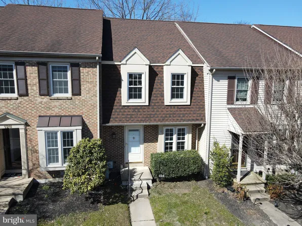 126 Wooden Carriage Dr, Hockessin, DE 19707