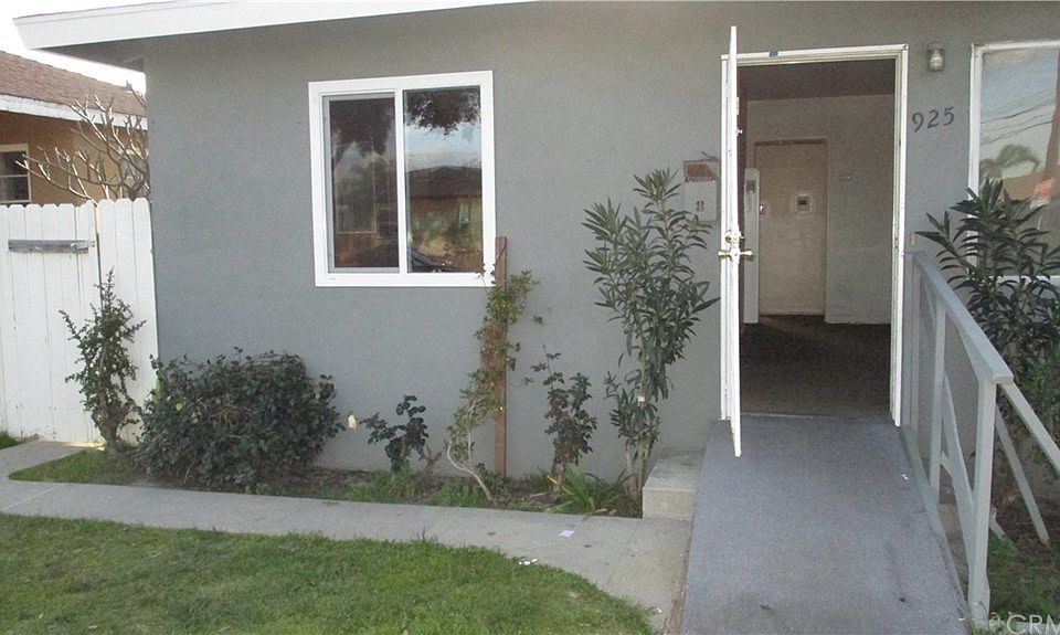 1st image of 925 N Olive St