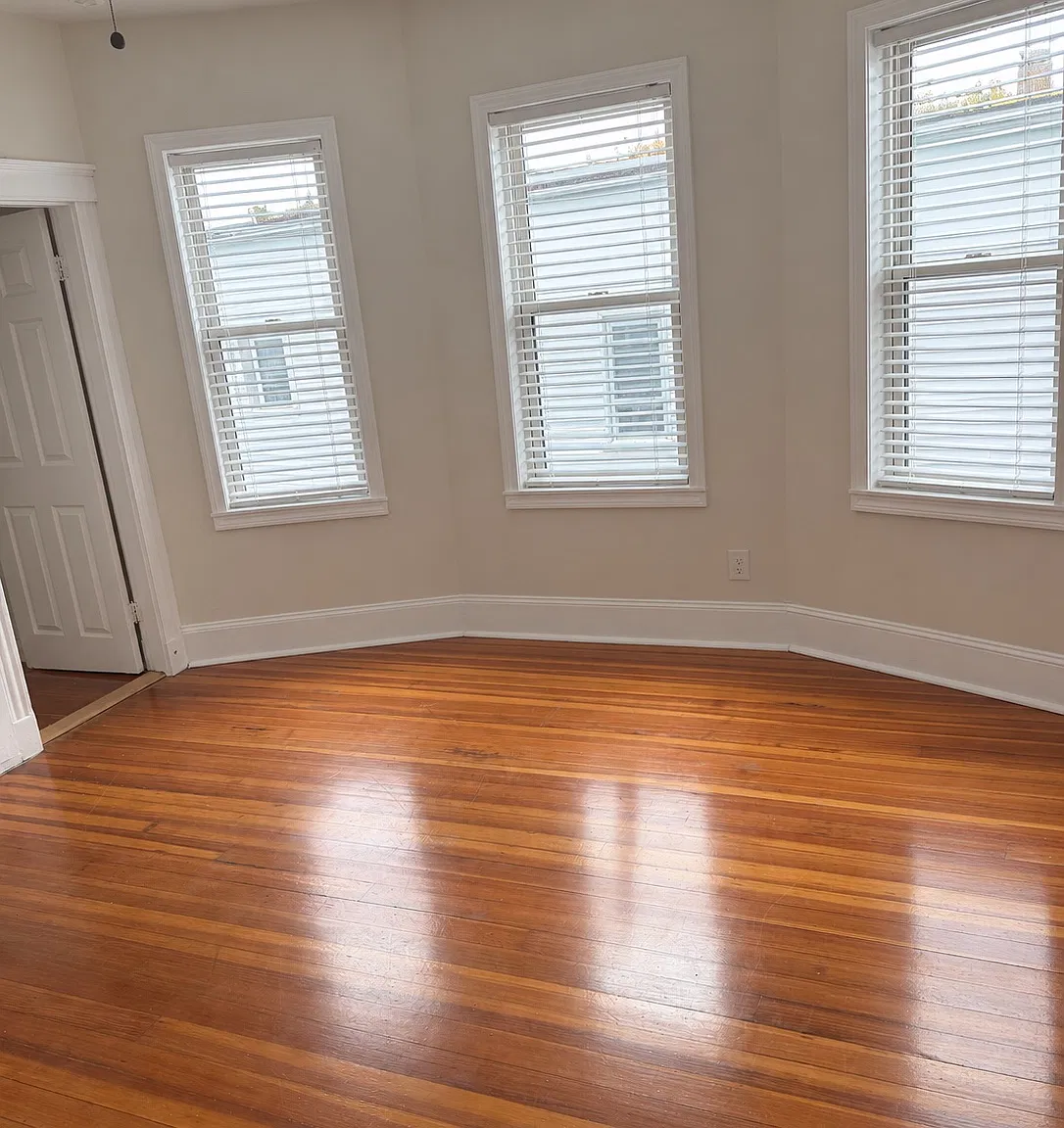 3 bed, $3,500 — Photo 4