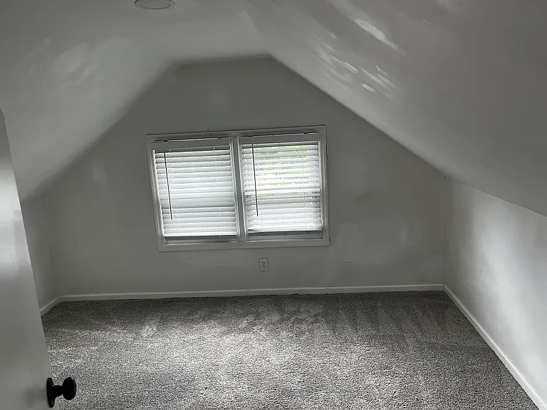 1030 McClain Dr — Photo 11