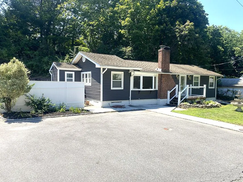 25 Cedar Valley Ln