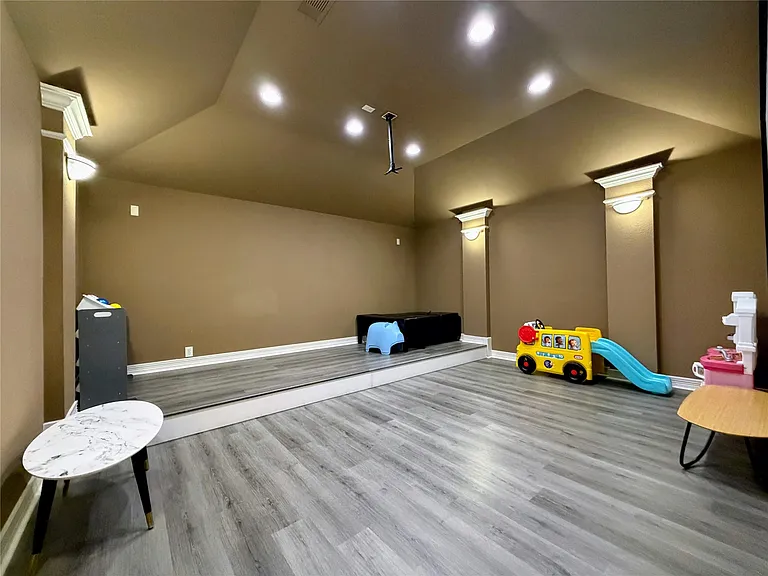 4702 Payton Chase Ln — Photo 32