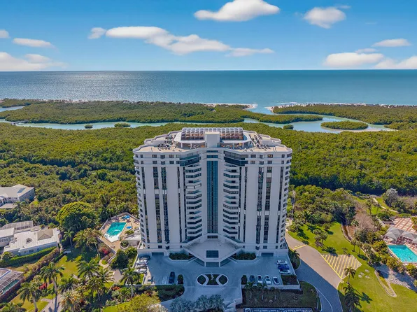 6001 Pelican Bay Blvd APT 201, Naples, FL 34108