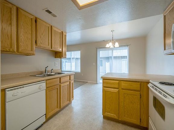 5th image of 170 W Savannah Ln