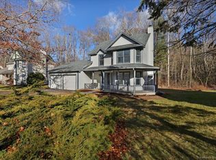 10 Victorian Woods Ln #10, South Windsor, CT 06074