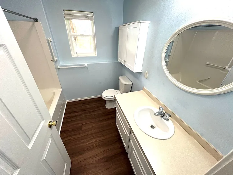 803 E Groschell St — Photo 17