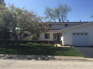 1123 Danvers Ct, Schaumburg, IL 60193